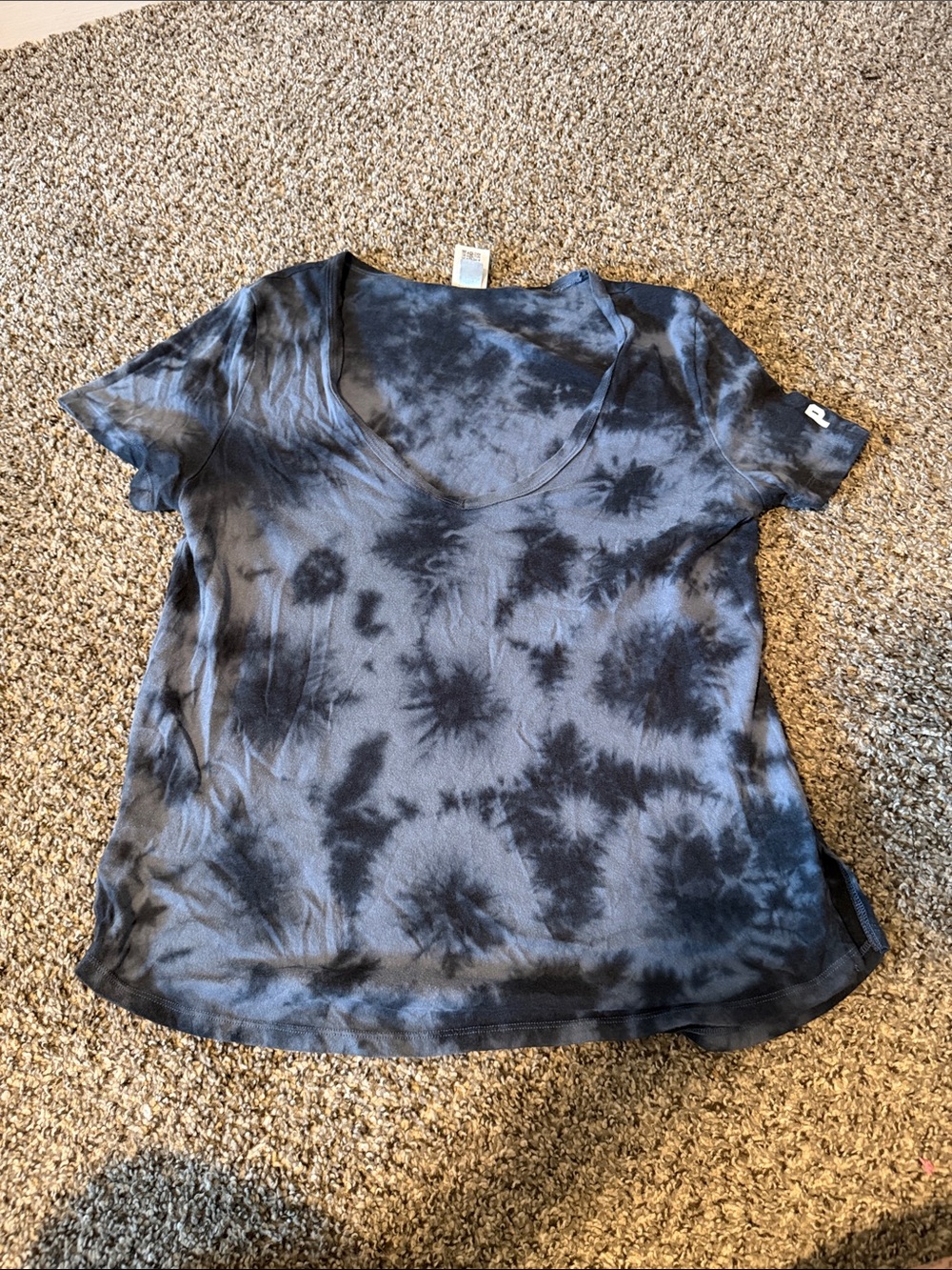 Women's VICTORIA SECRET PINK Tie-Dye V-Neck Tee - Blue/Black